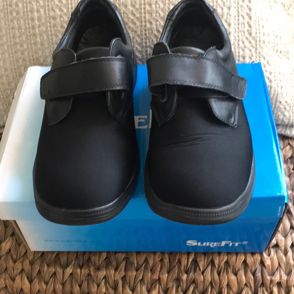 Surefit Santiago Men’s hook and loop stretch top shoes